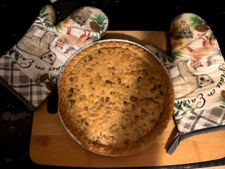 A picture showing Kentucky Derby Pie